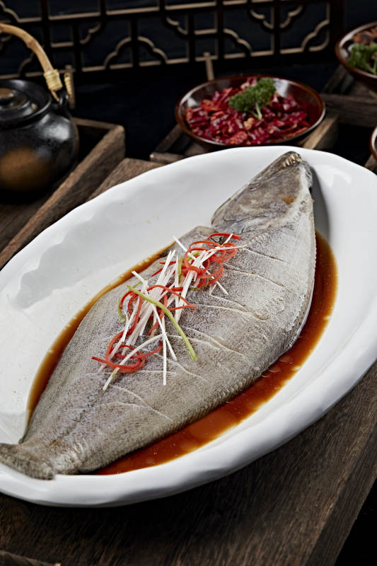 浇汁清蒸海鲈鱼图片