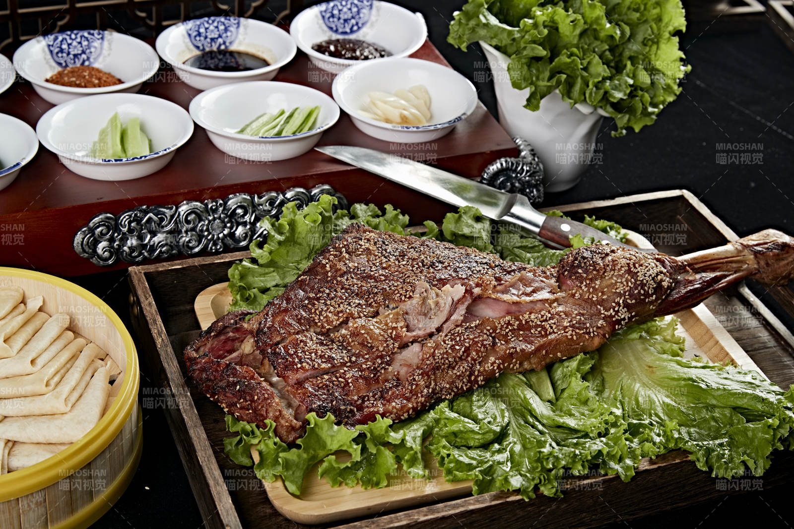 香酥炭烤羊腿图片