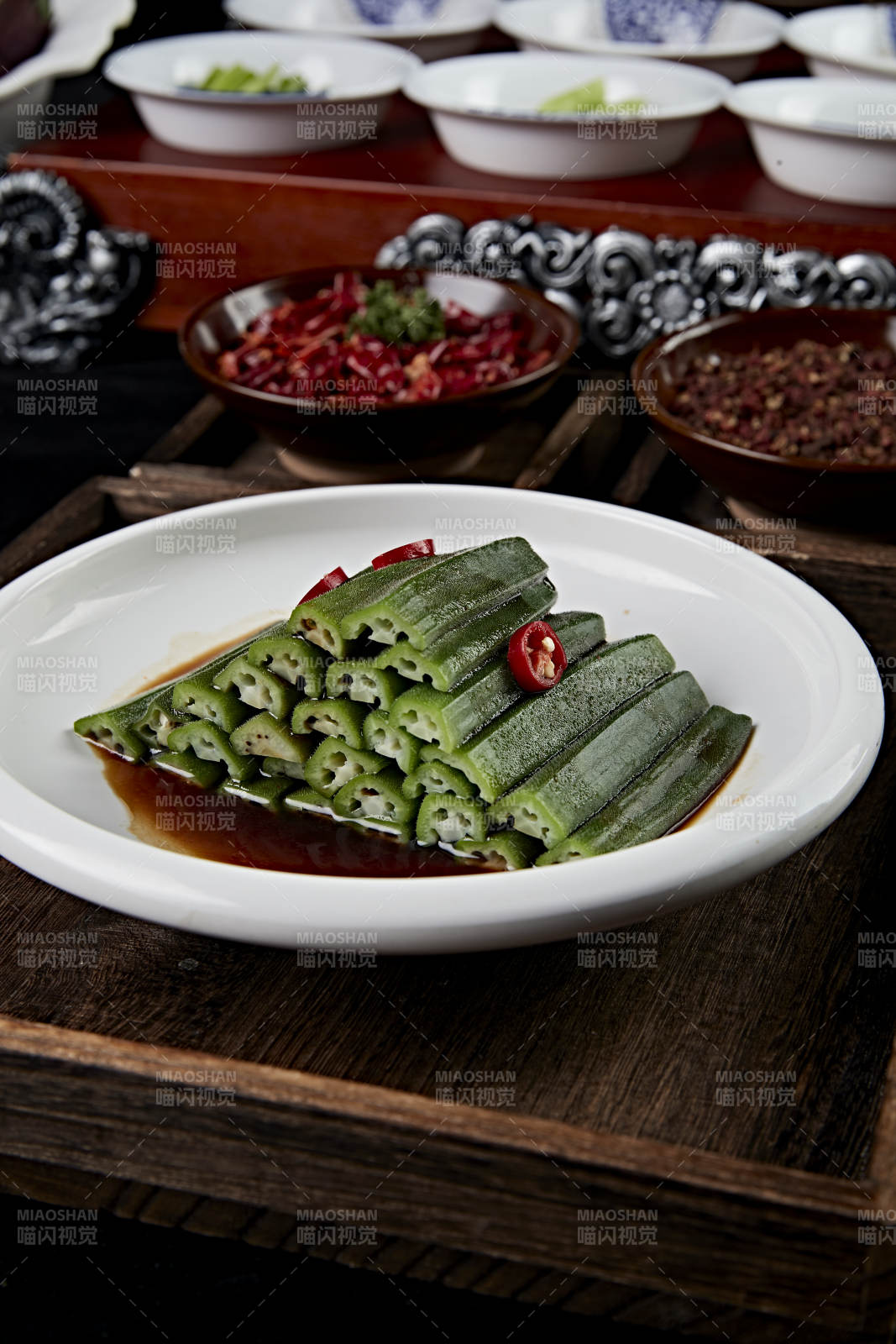 凉菜捞汁秋葵图片