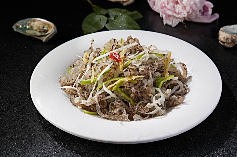 凉拌葱香鱼皮图片