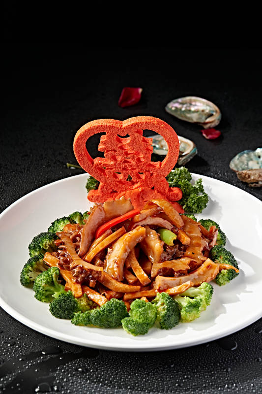 彩椒酱烧梅花参图片