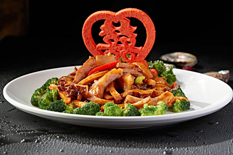 彩椒酱烧梅花参图片