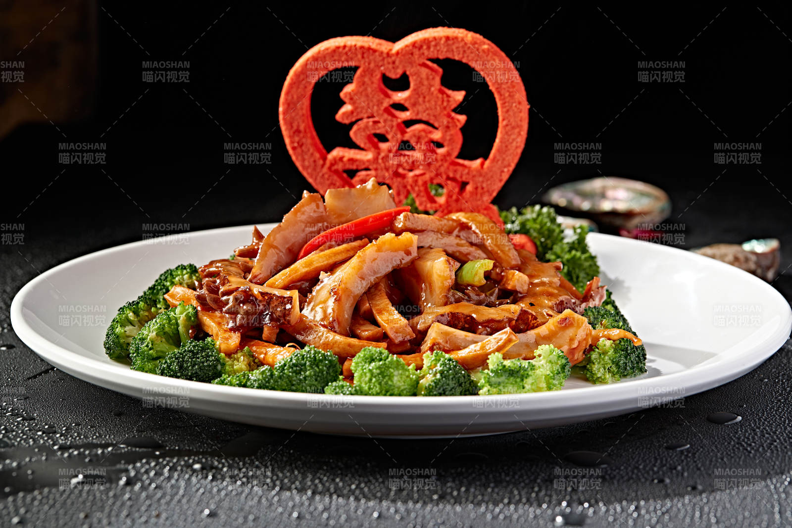 彩椒酱烧梅花参图片