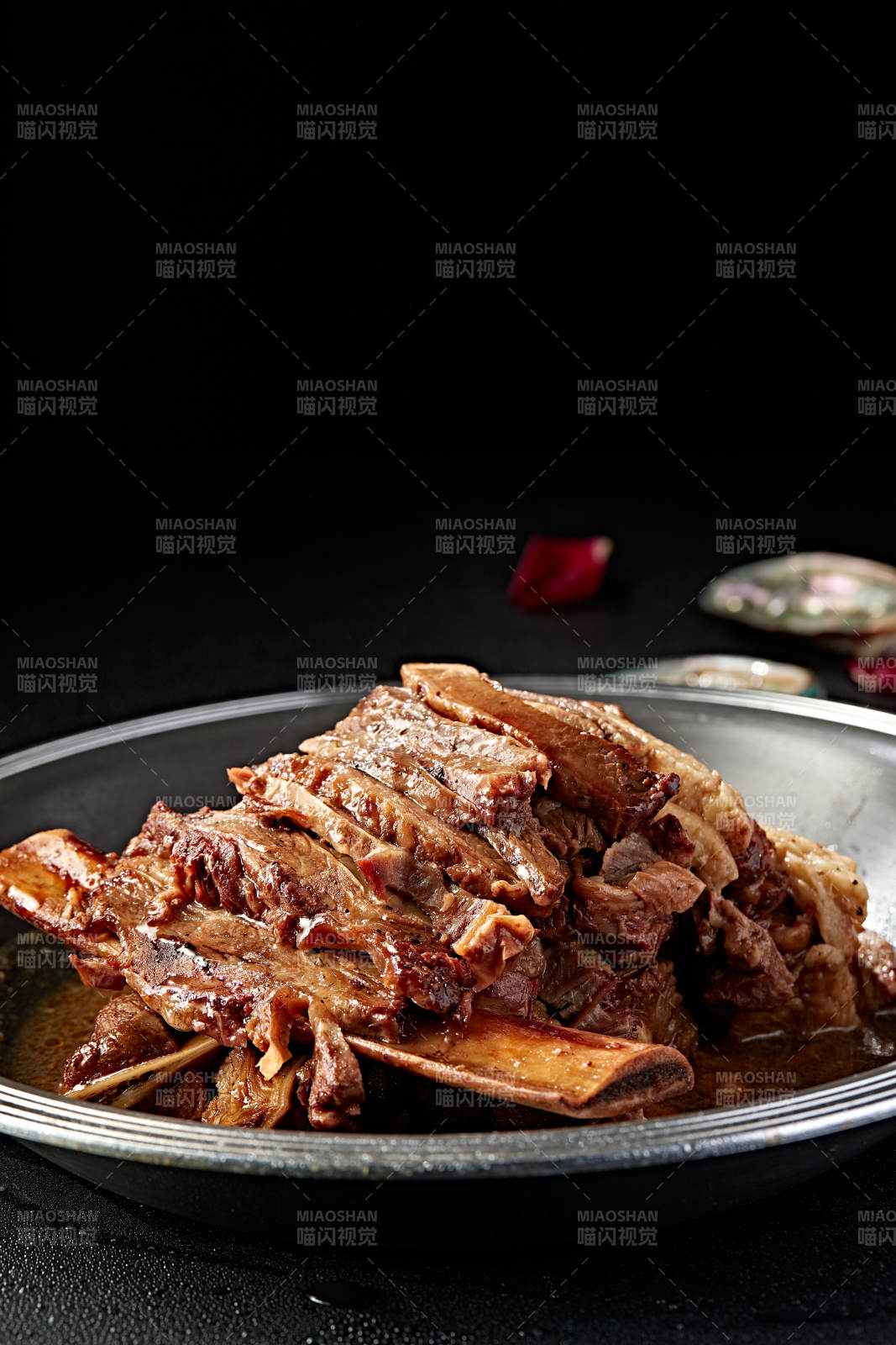 铁锅红烧牛肋排图片