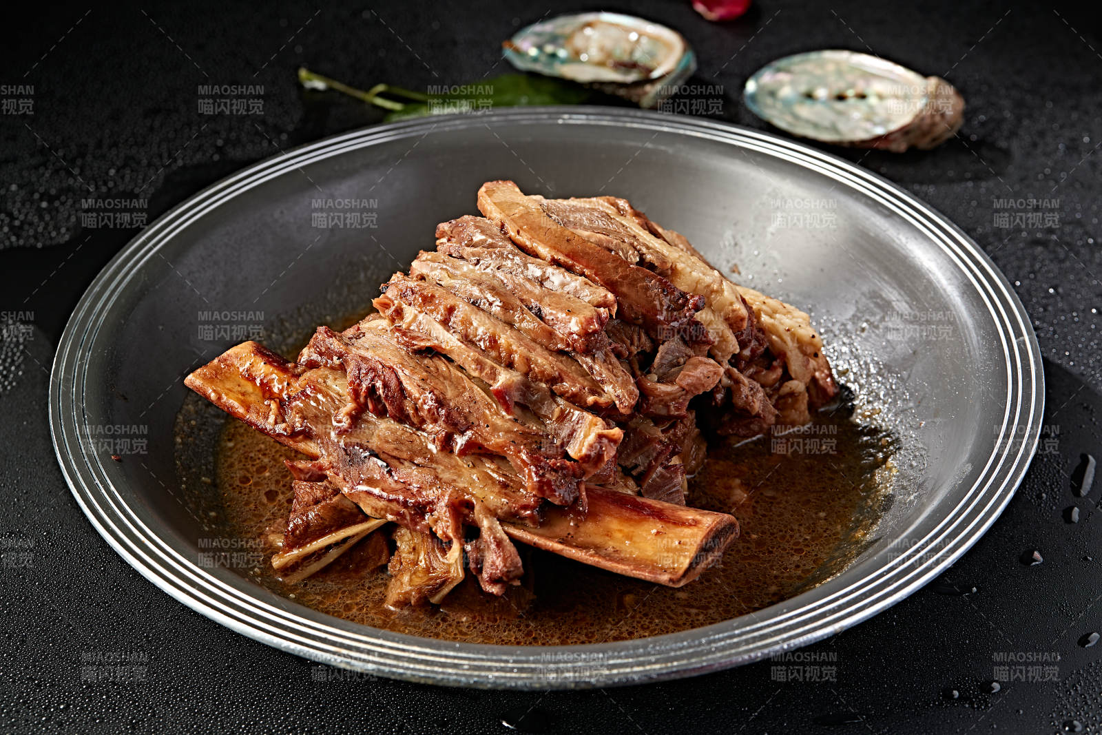 铁锅红烧牛肋排图片