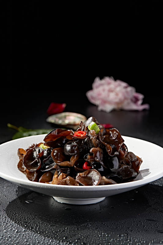 凉菜捞汁木耳图片