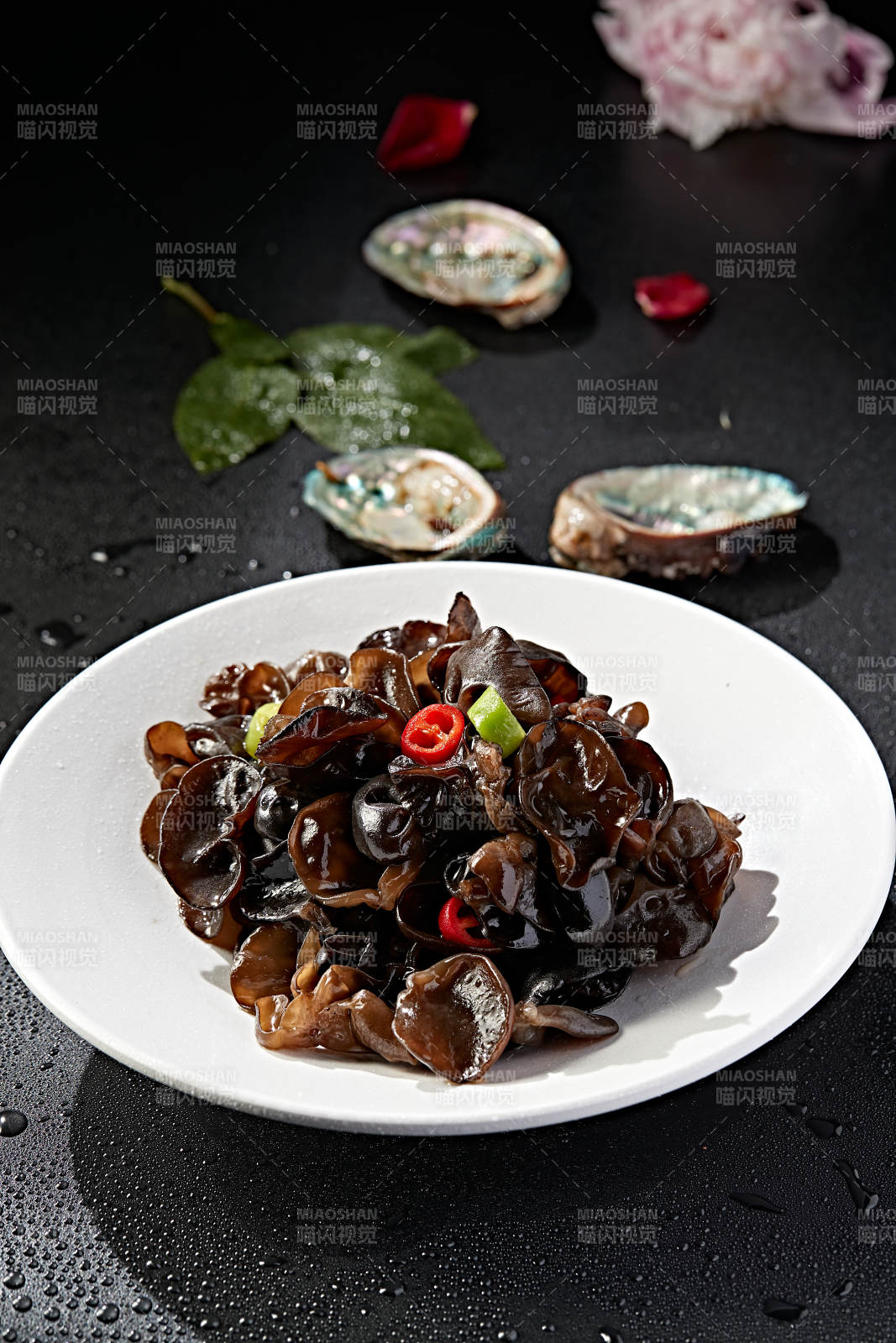 凉菜捞汁木耳图片