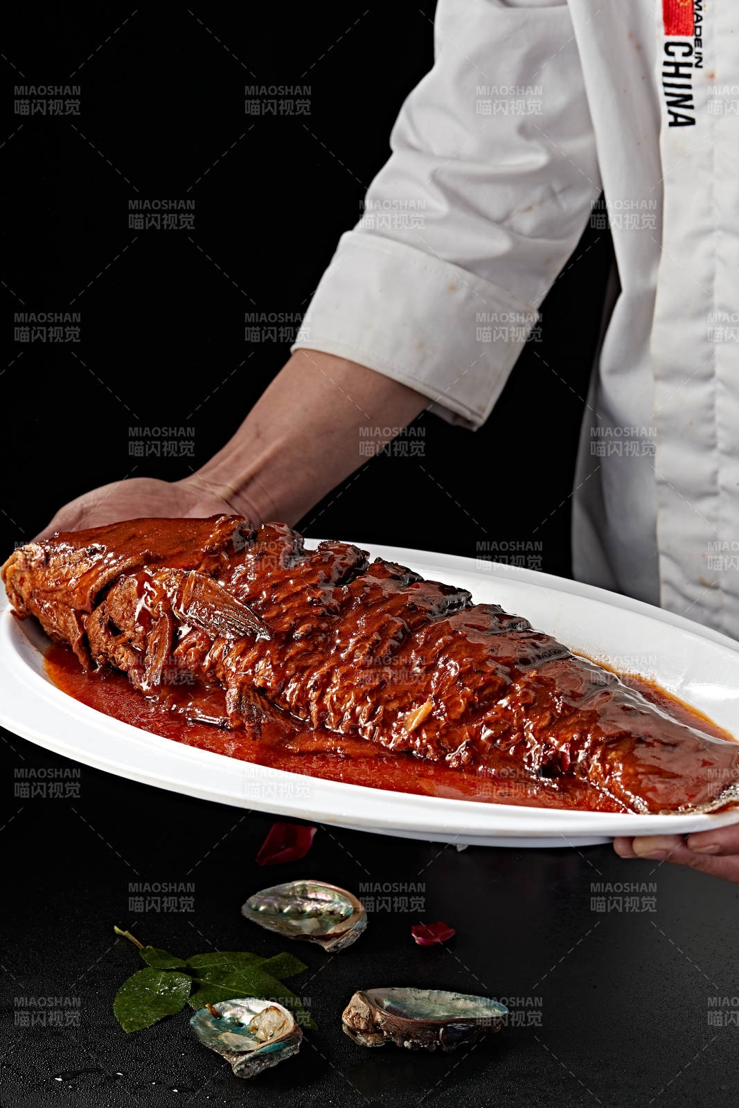 喜宴菜浇汁干烧野生大鲤鱼图片