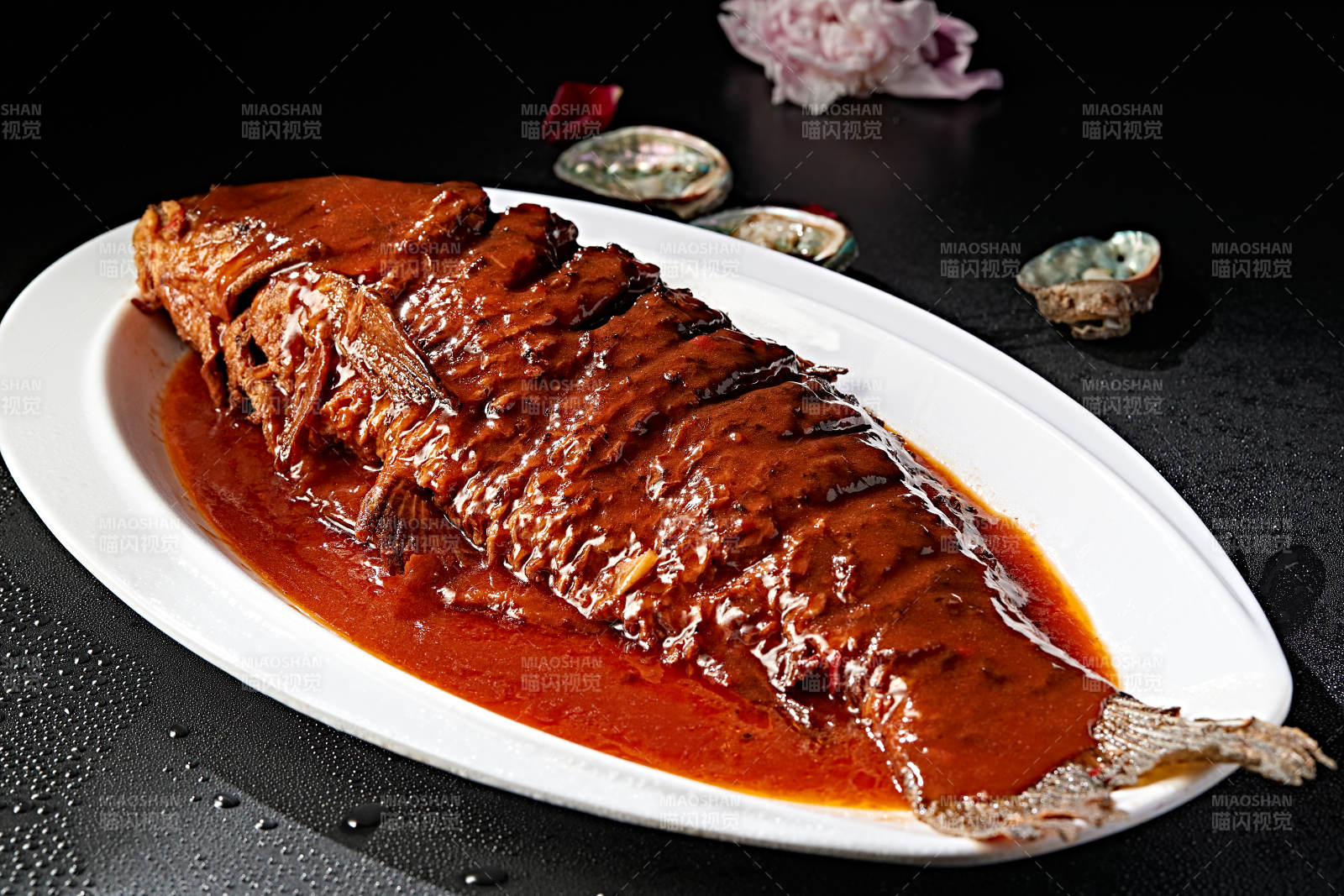 喜宴菜浇汁干烧野生大鲤鱼图片