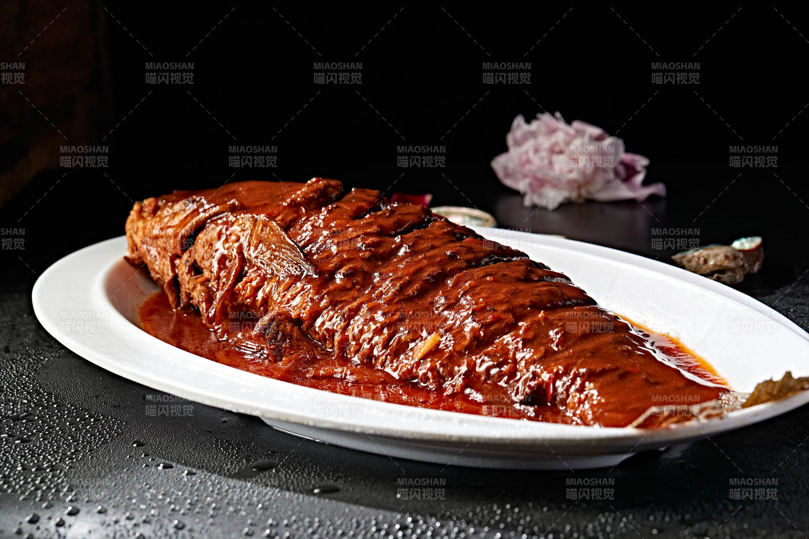 喜宴菜浇汁干烧野生大鲤鱼图片