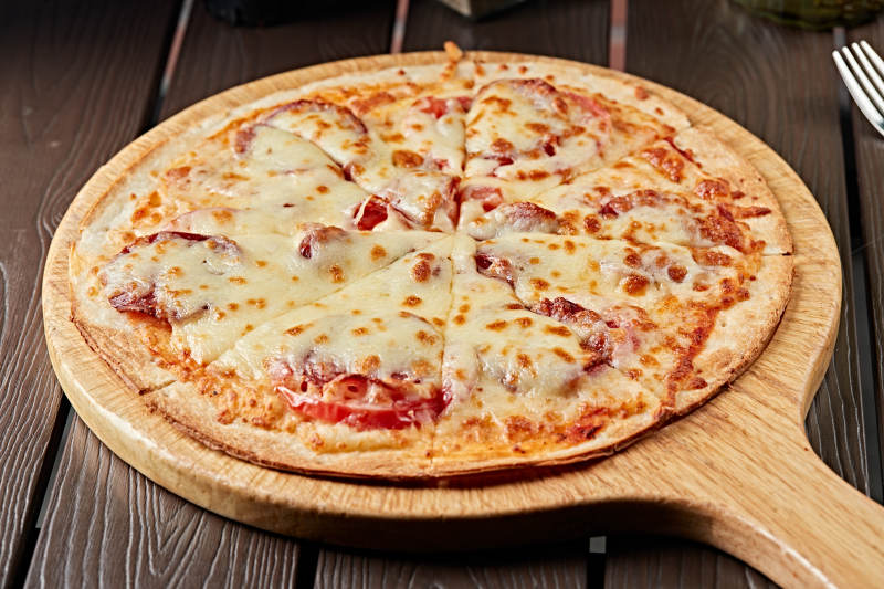 意大利芝士蔬菜培根披萨图片
