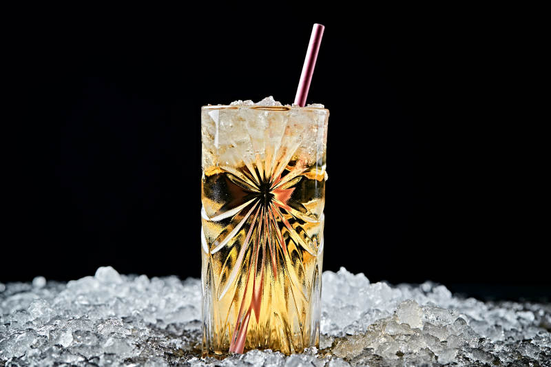 调制含酒精类饮品果醋威士忌图片