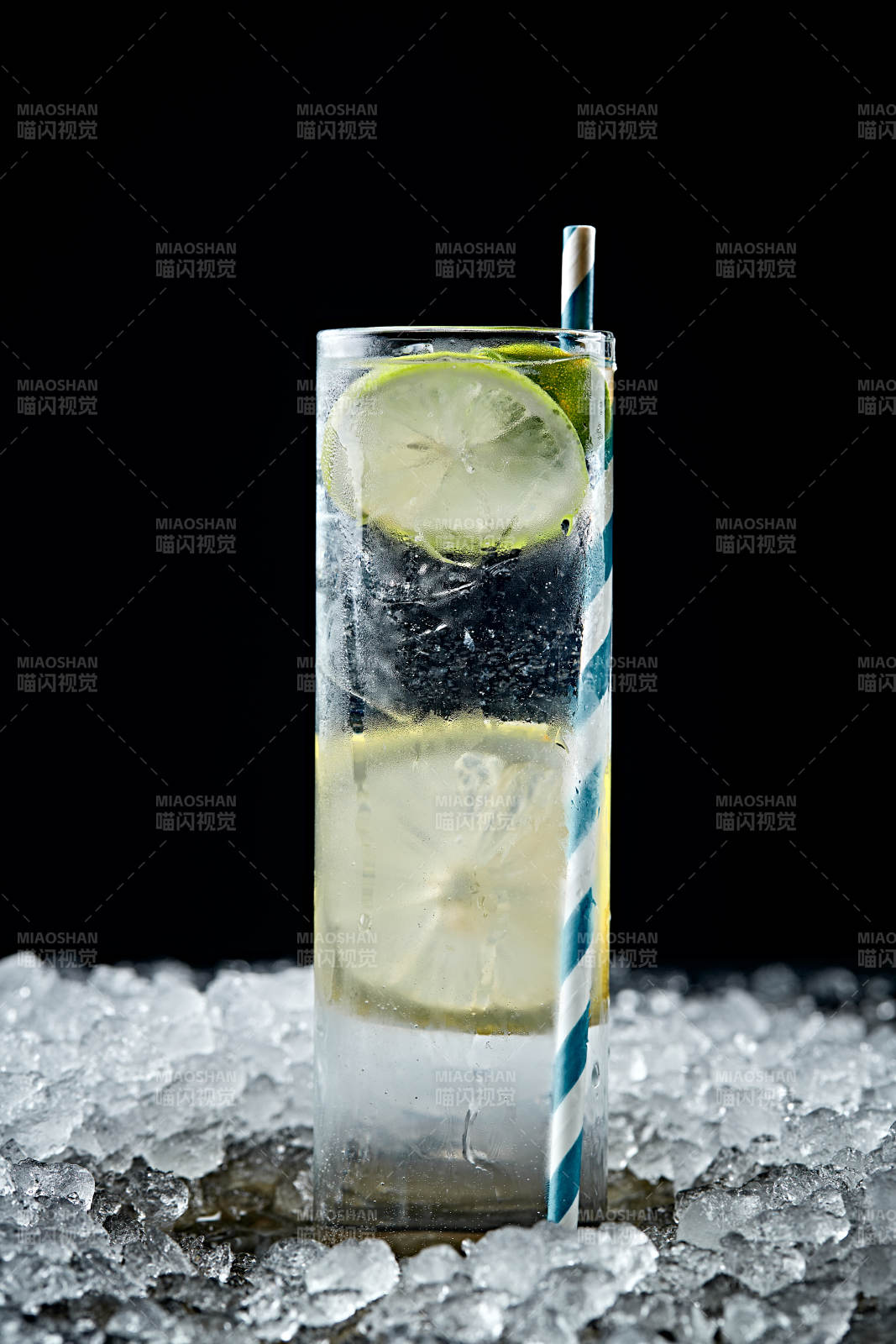 调制含酒精类饮品青柠雪碧龙舌兰图片