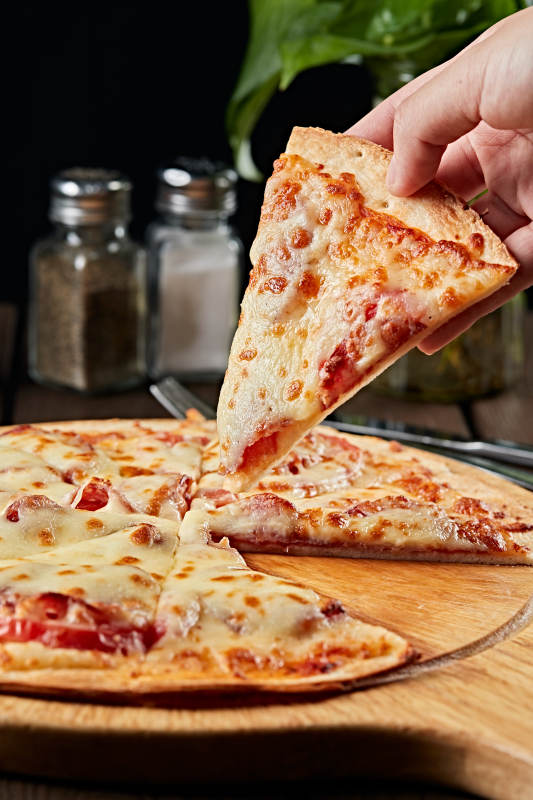 意大利芝士蔬菜培根披萨图片