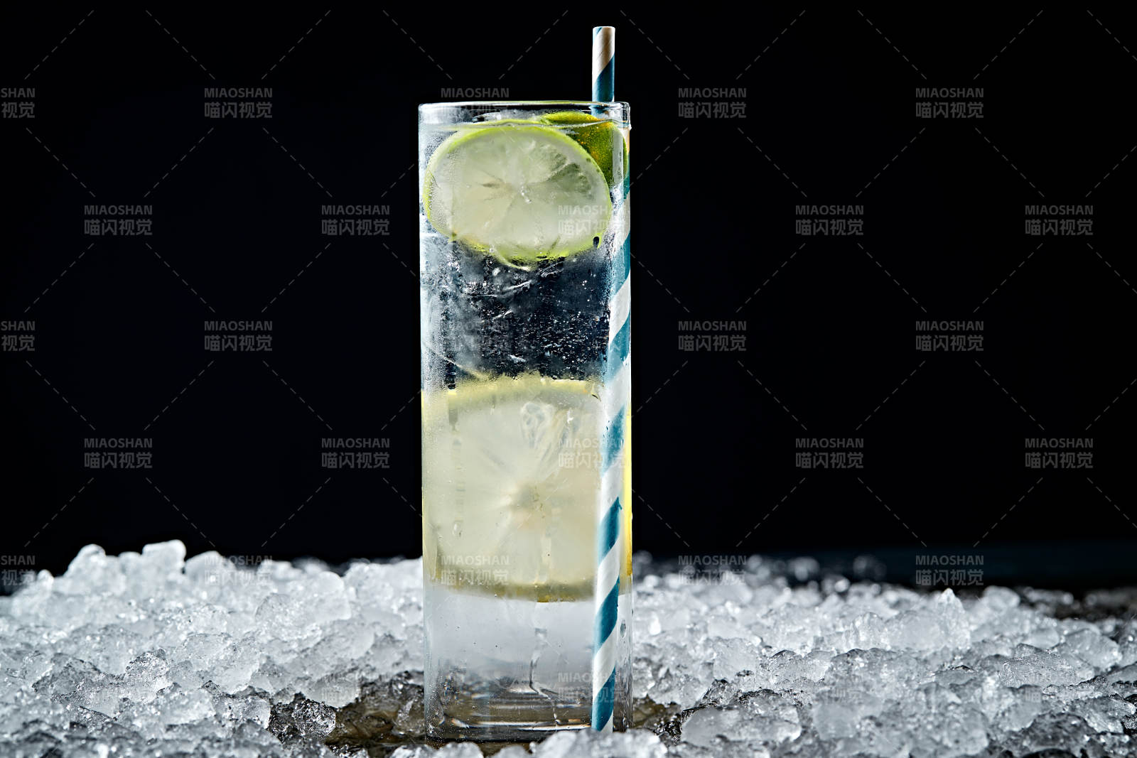 调制含酒精类饮品青柠雪碧龙舌兰图片