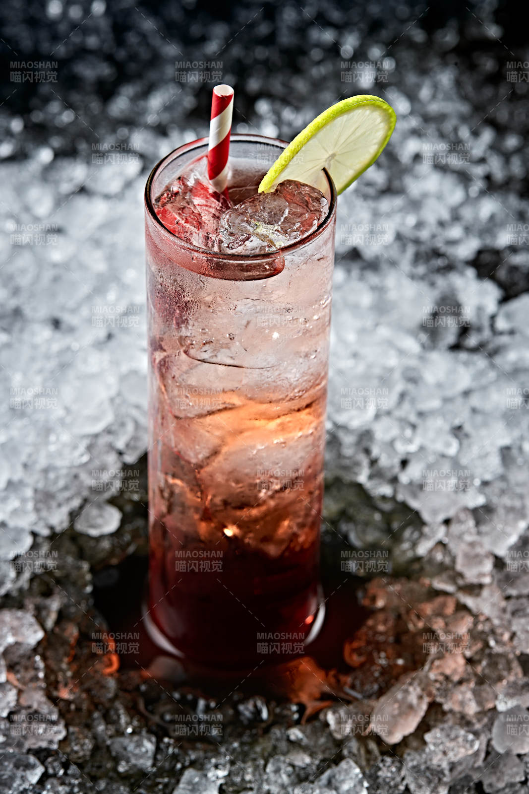 调制含酒精类饮品青柠雪碧人头马VSOP图片