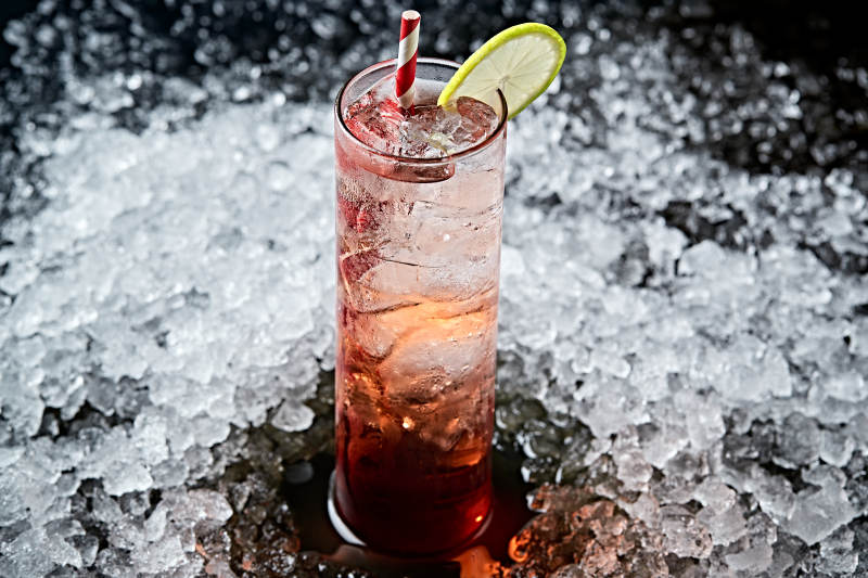 调制含酒精类饮品青柠雪碧人头马VSOP图片