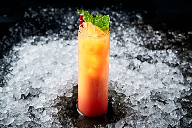 调制含酒精类饮品西柚血橙汁龙舌兰图片