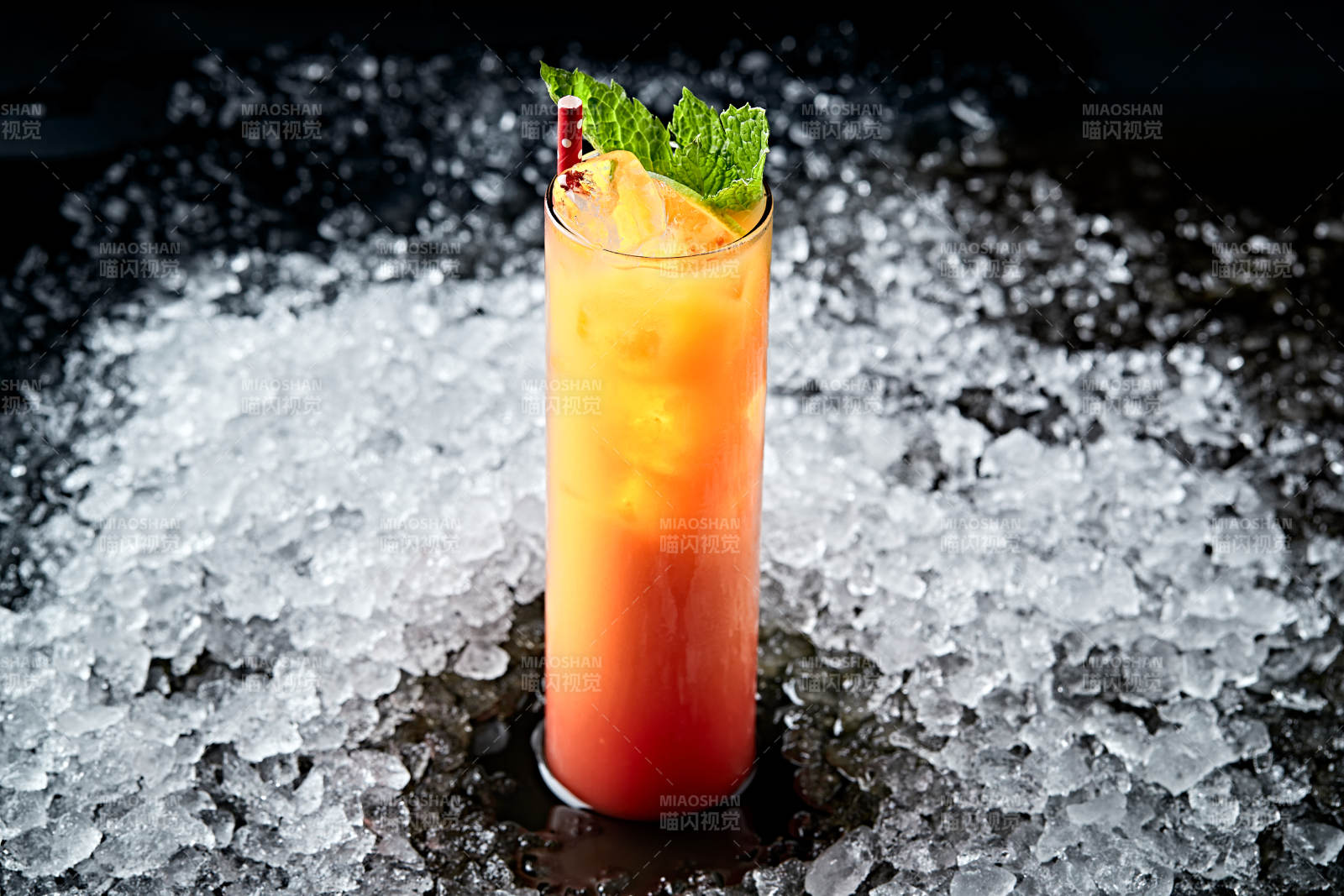调制含酒精类饮品西柚血橙汁龙舌兰图片
