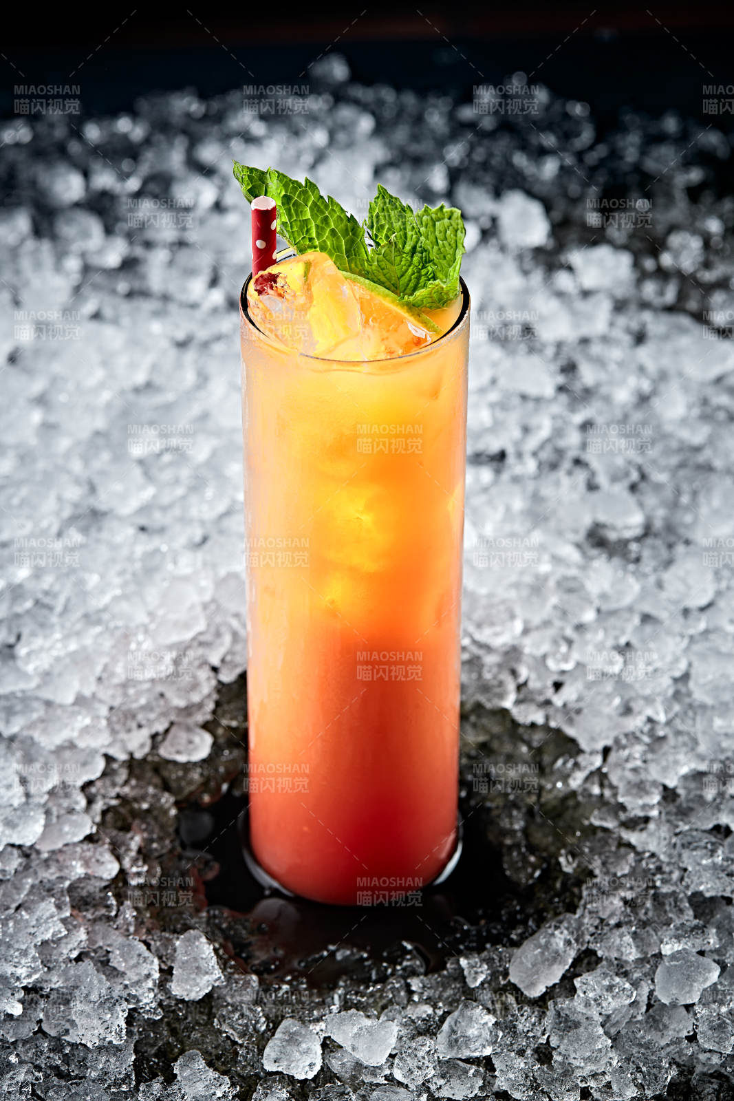 调制含酒精类饮品西柚血橙汁龙舌兰图片