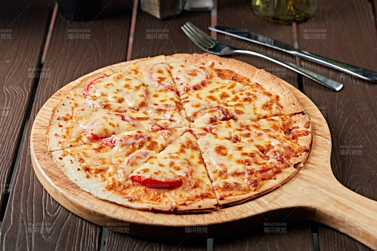 意大利芝士蔬菜培根披萨图片