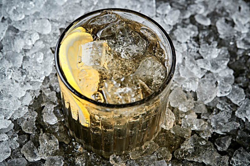 调制含酒精类饮品柠檬冰爽龙舌兰酒图片