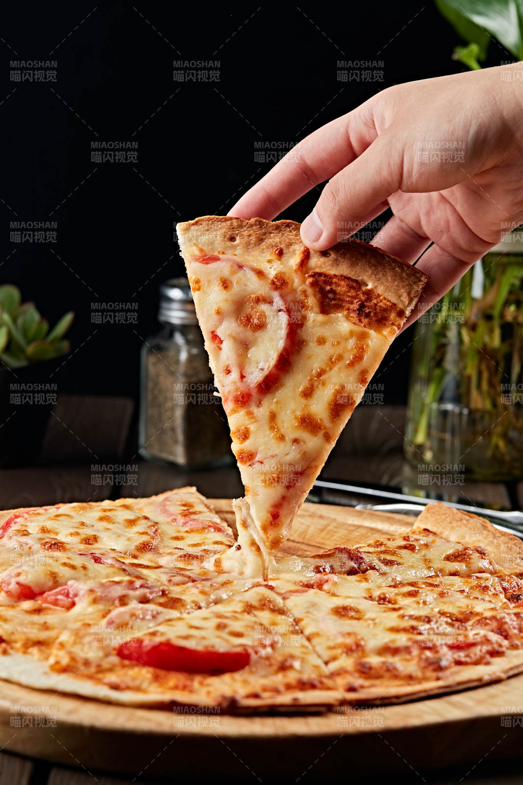 意大利芝士蔬菜培根披萨图片