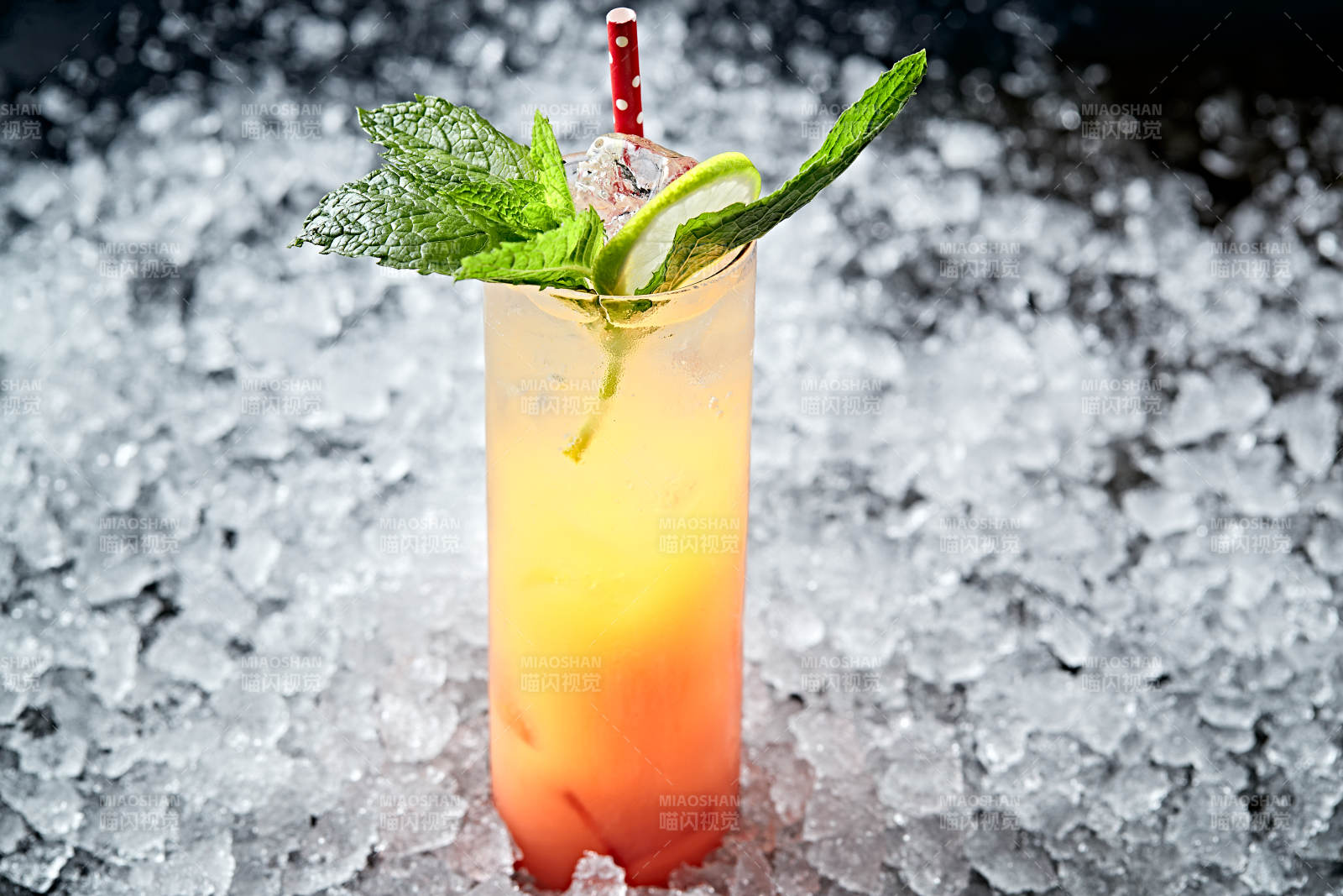 调制含酒精类饮品西柚血橙汁龙舌兰图片