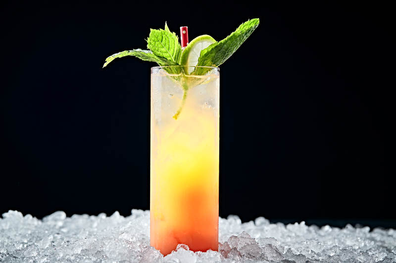 调制含酒精类饮品西柚血橙汁龙舌兰图片