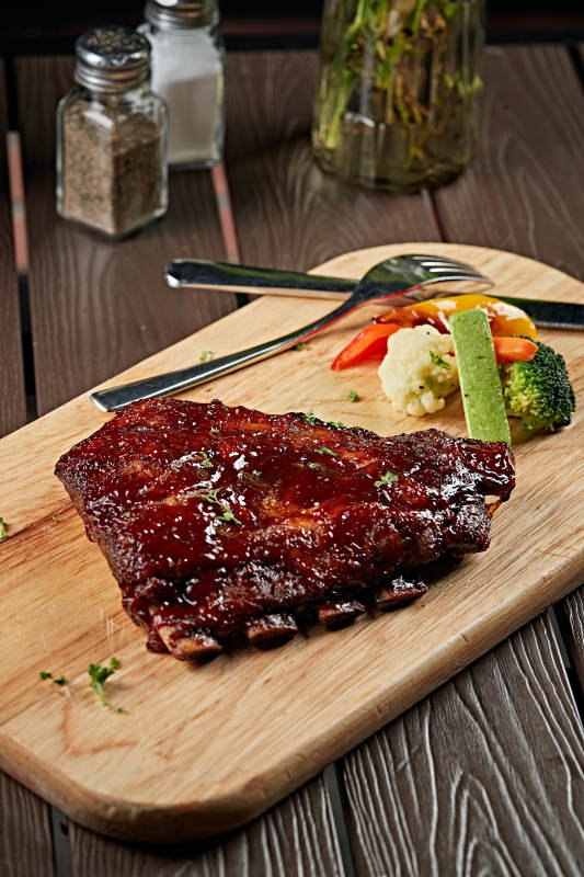 美式德州焖炉蜜汁烤猪排图片