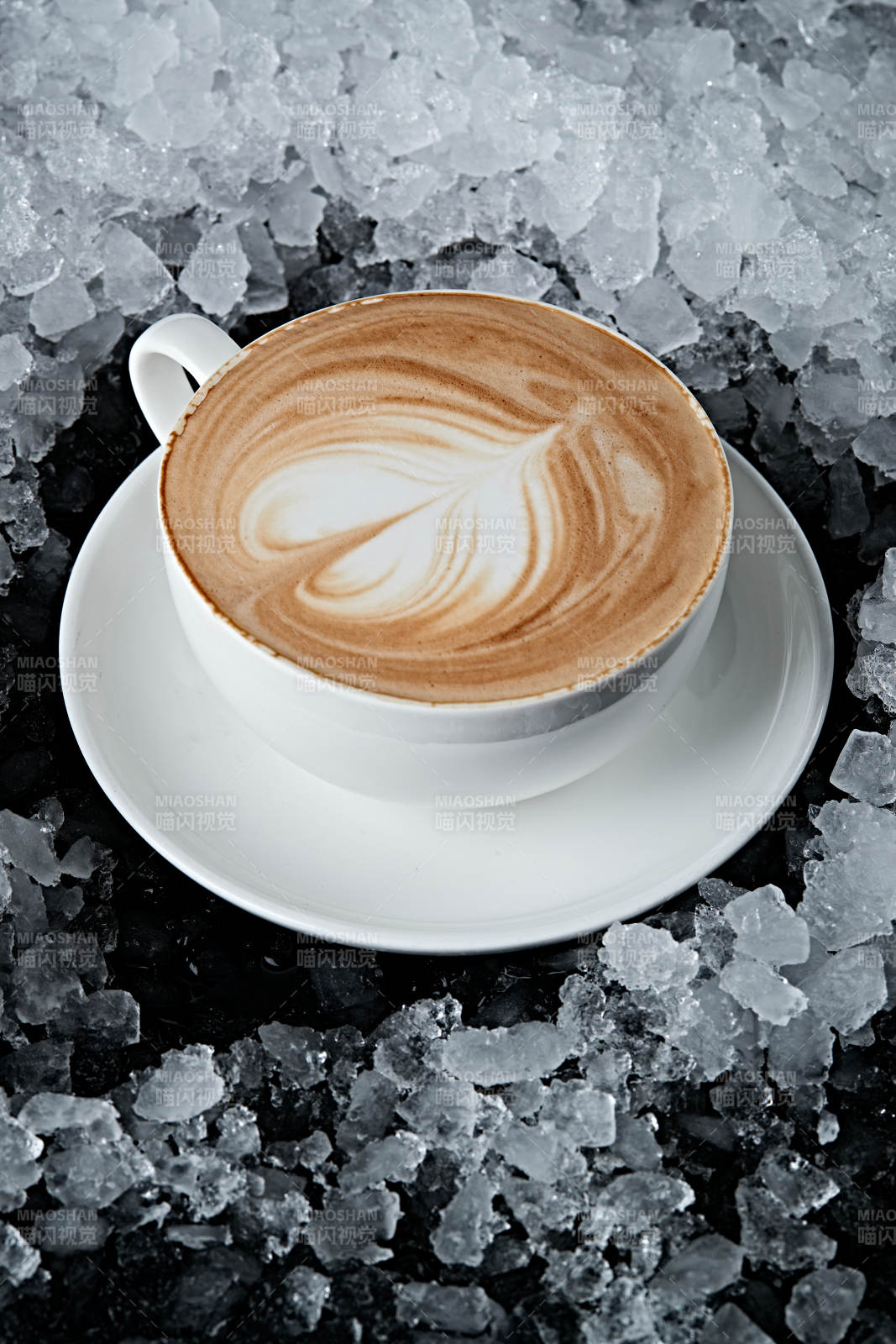 美式拉花卡布奇诺咖啡图片