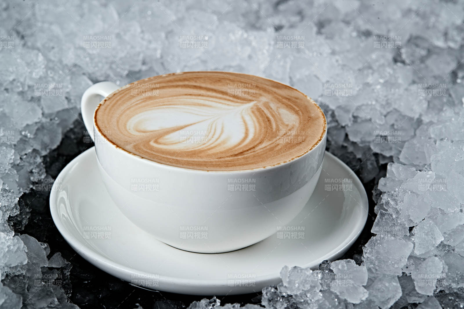 美式拉花卡布奇诺咖啡图片