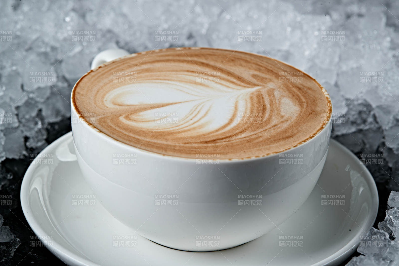 美式拉花卡布奇诺咖啡图片