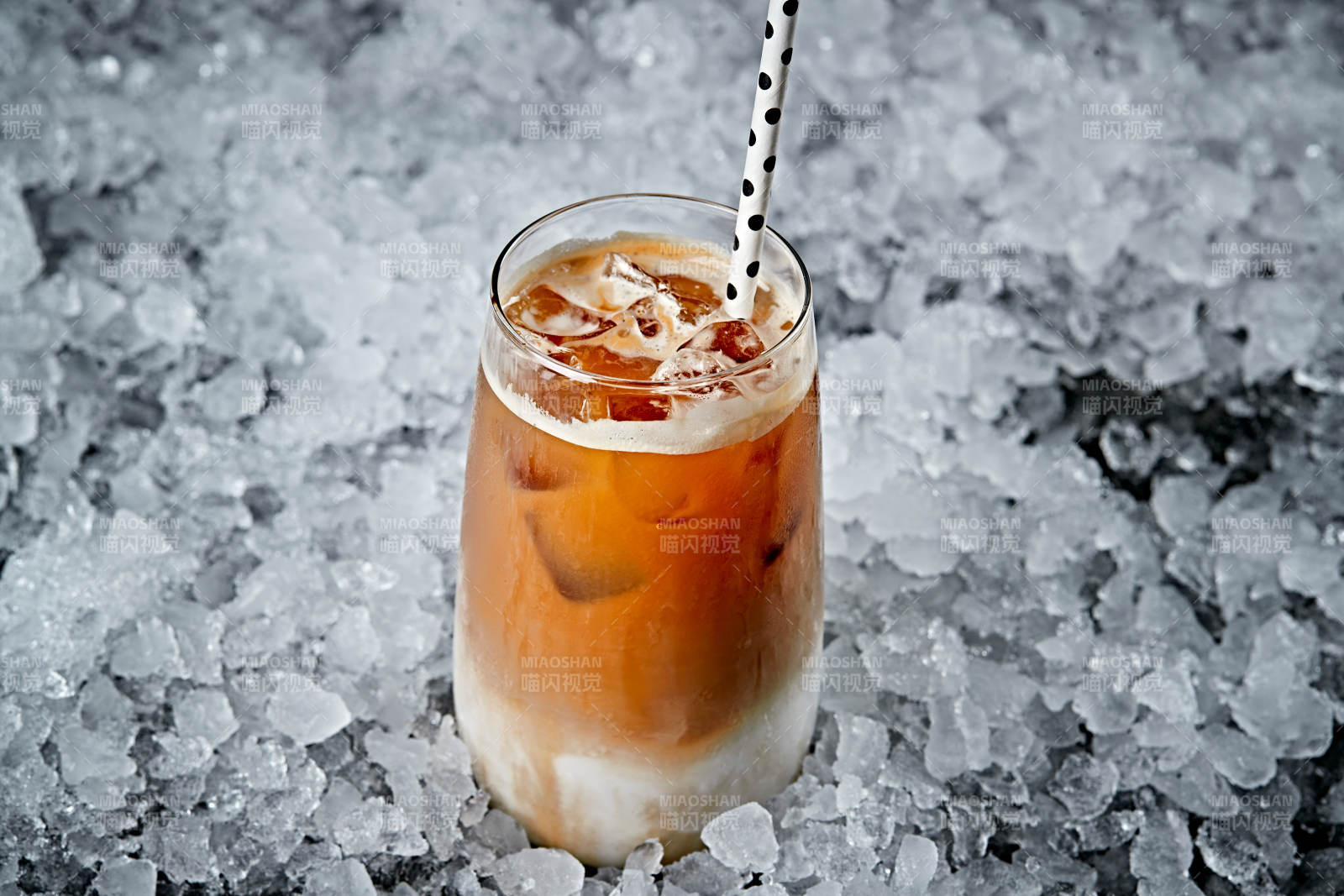 美式雪顶奶油冰咖啡图片