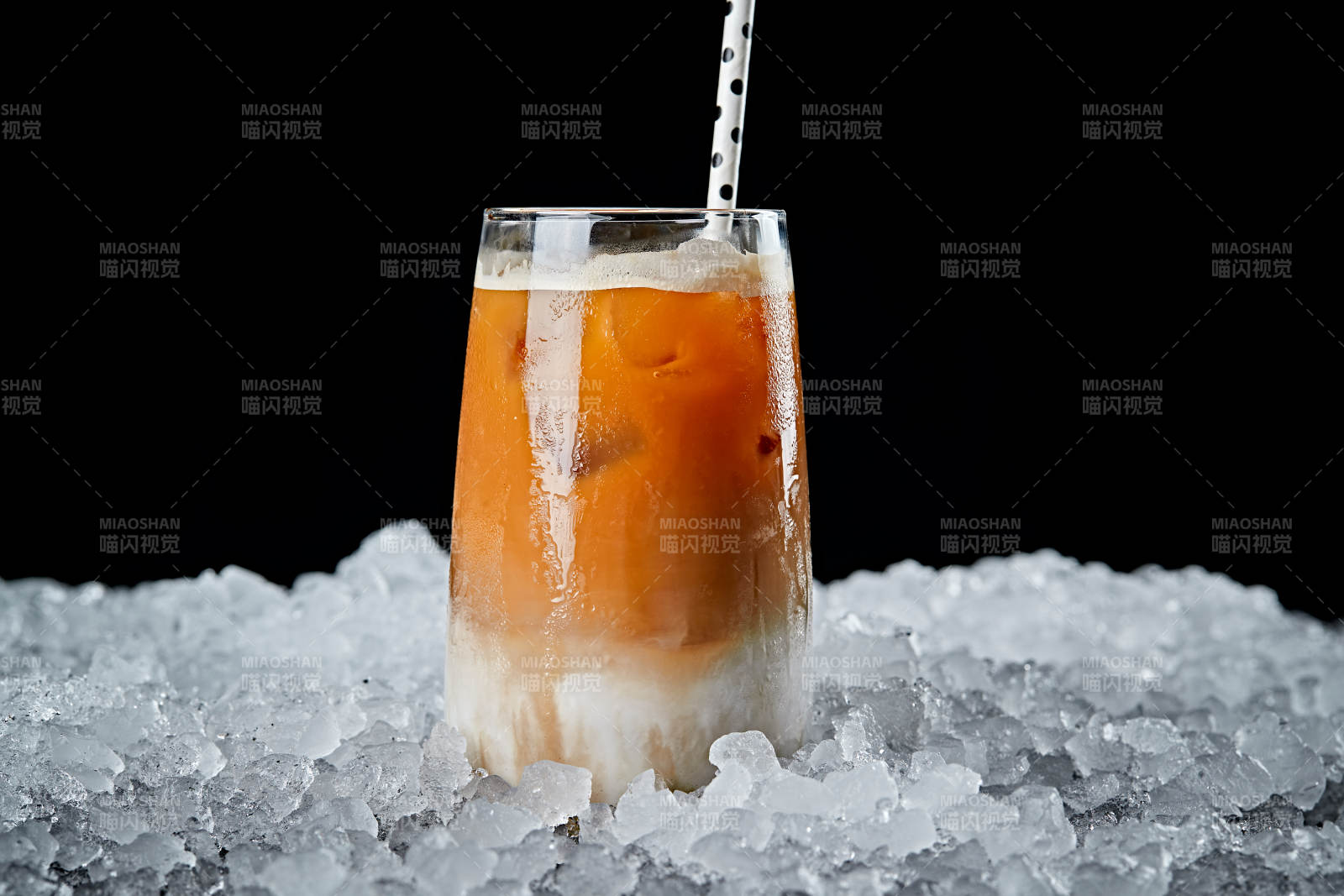 美式雪顶奶油冰咖啡图片