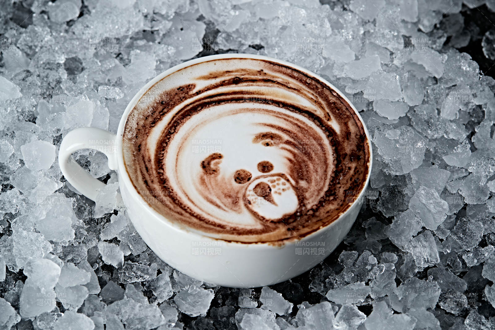 美式拉花卡布奇诺咖啡图片