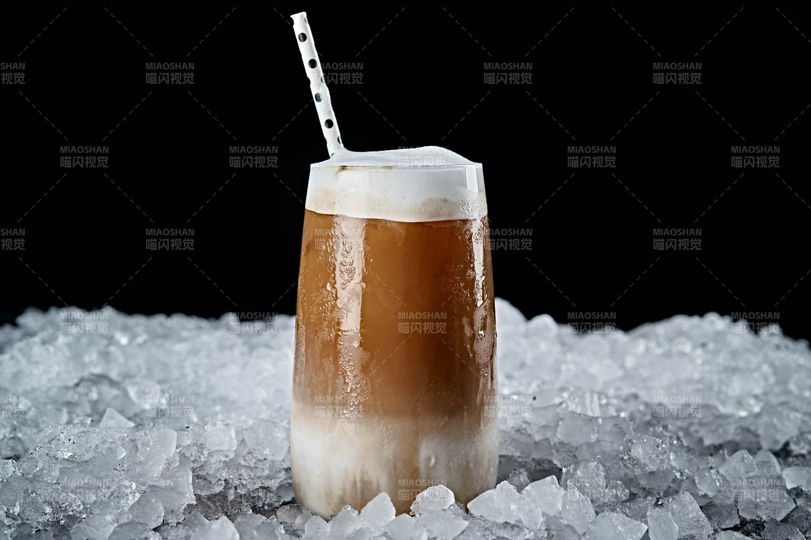 美式雪顶奶油冰咖啡图片