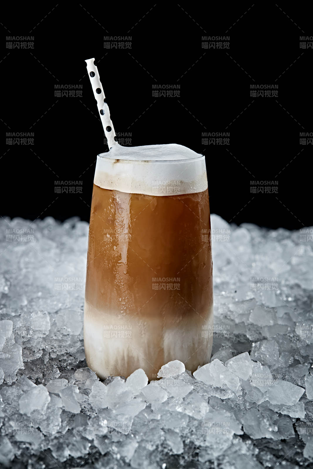 美式雪顶奶油冰咖啡图片