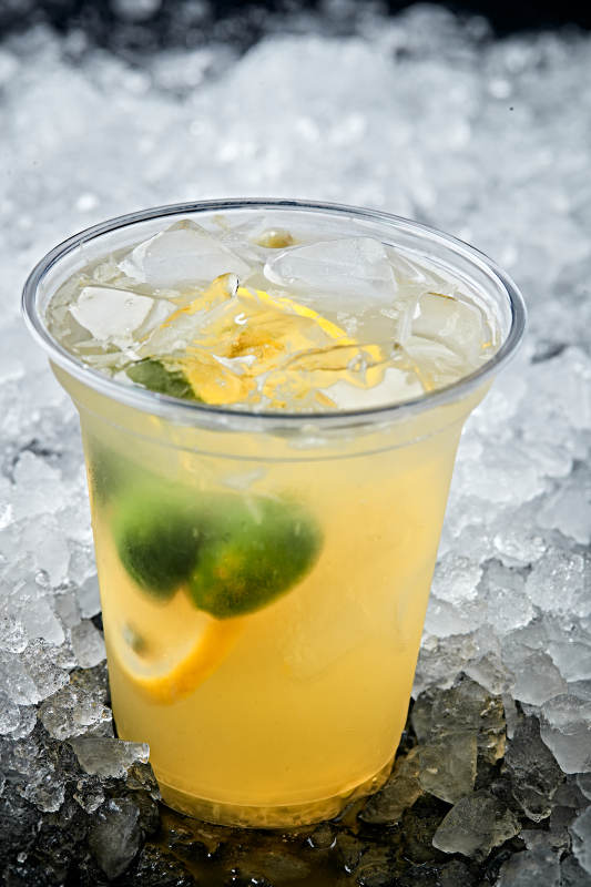 调制含酒精类饮品图片