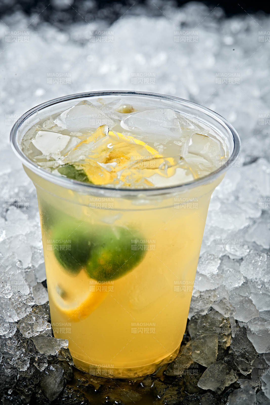 调制含酒精类饮品图片