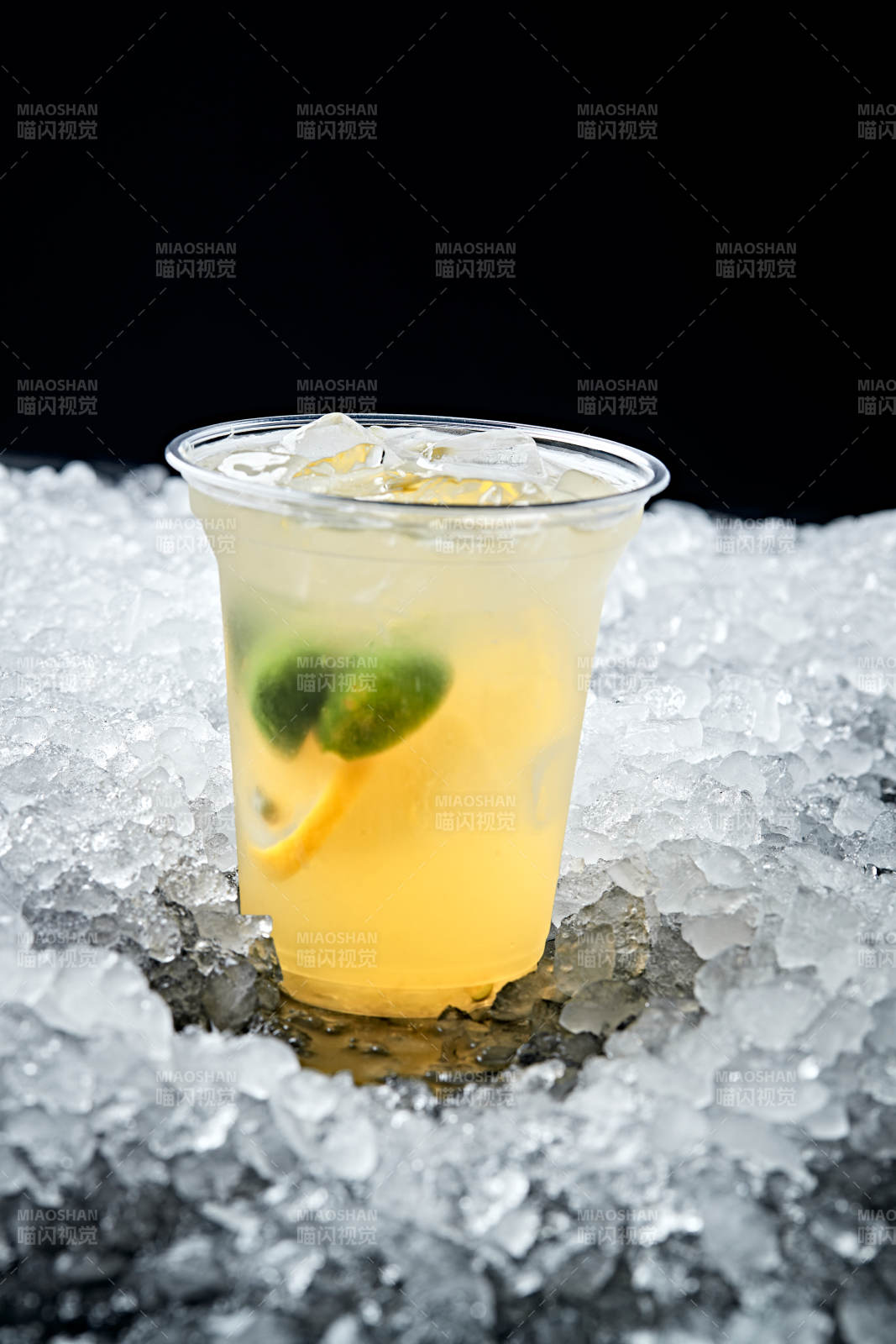 调制含酒精类饮品图片