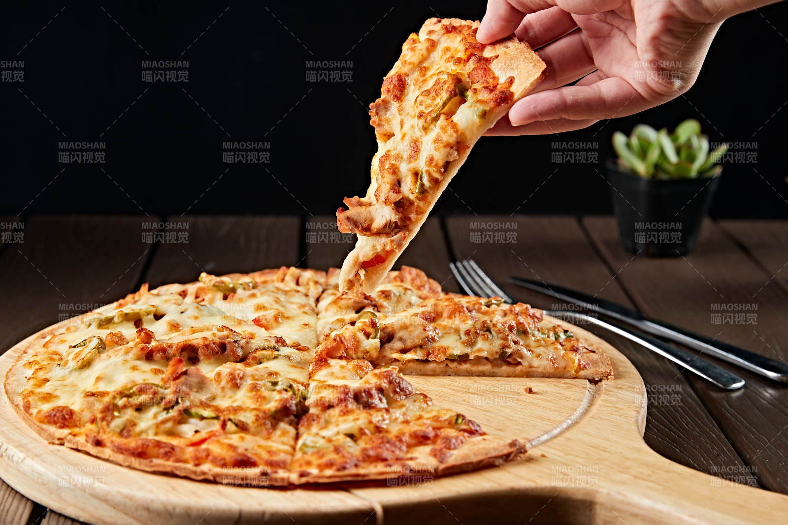 意大利芝士蔬菜培根披萨图片