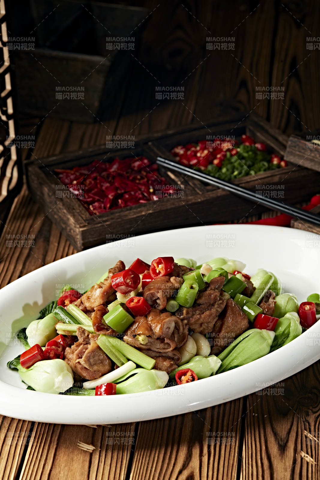 米椒蒜香烧肥肠图片