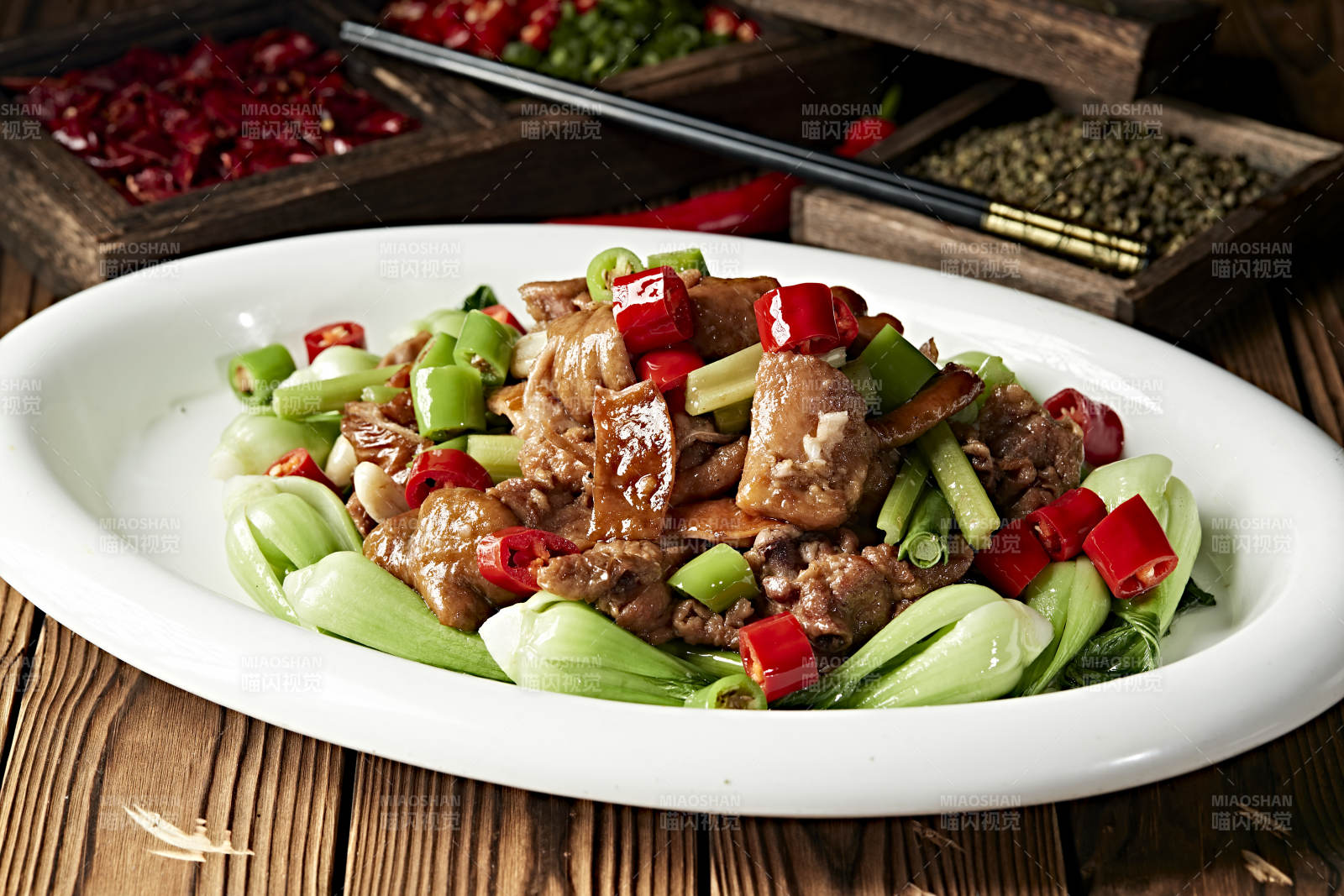 米椒蒜香烧肥肠图片