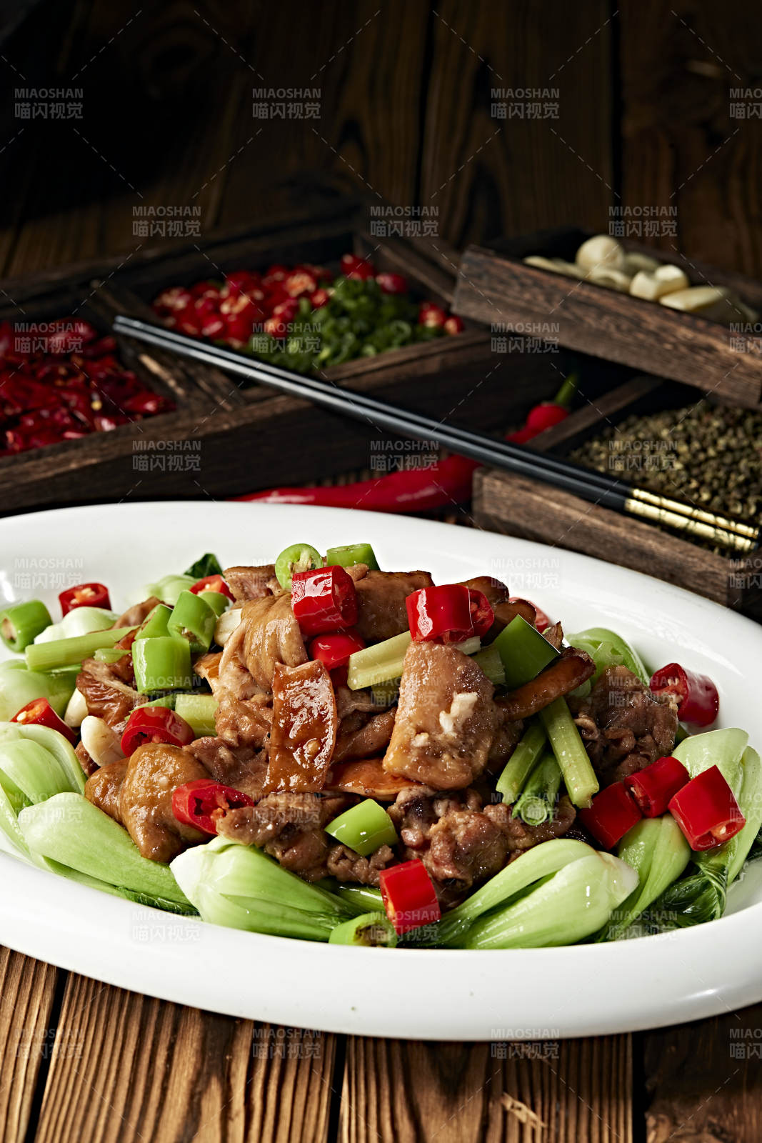 米椒蒜香烧肥肠图片