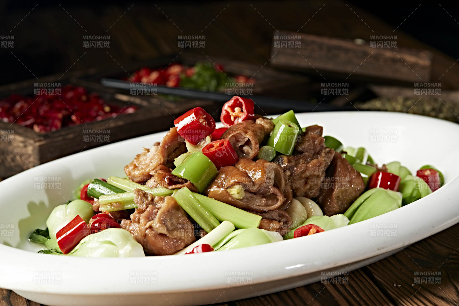 米椒蒜香烧肥肠图片