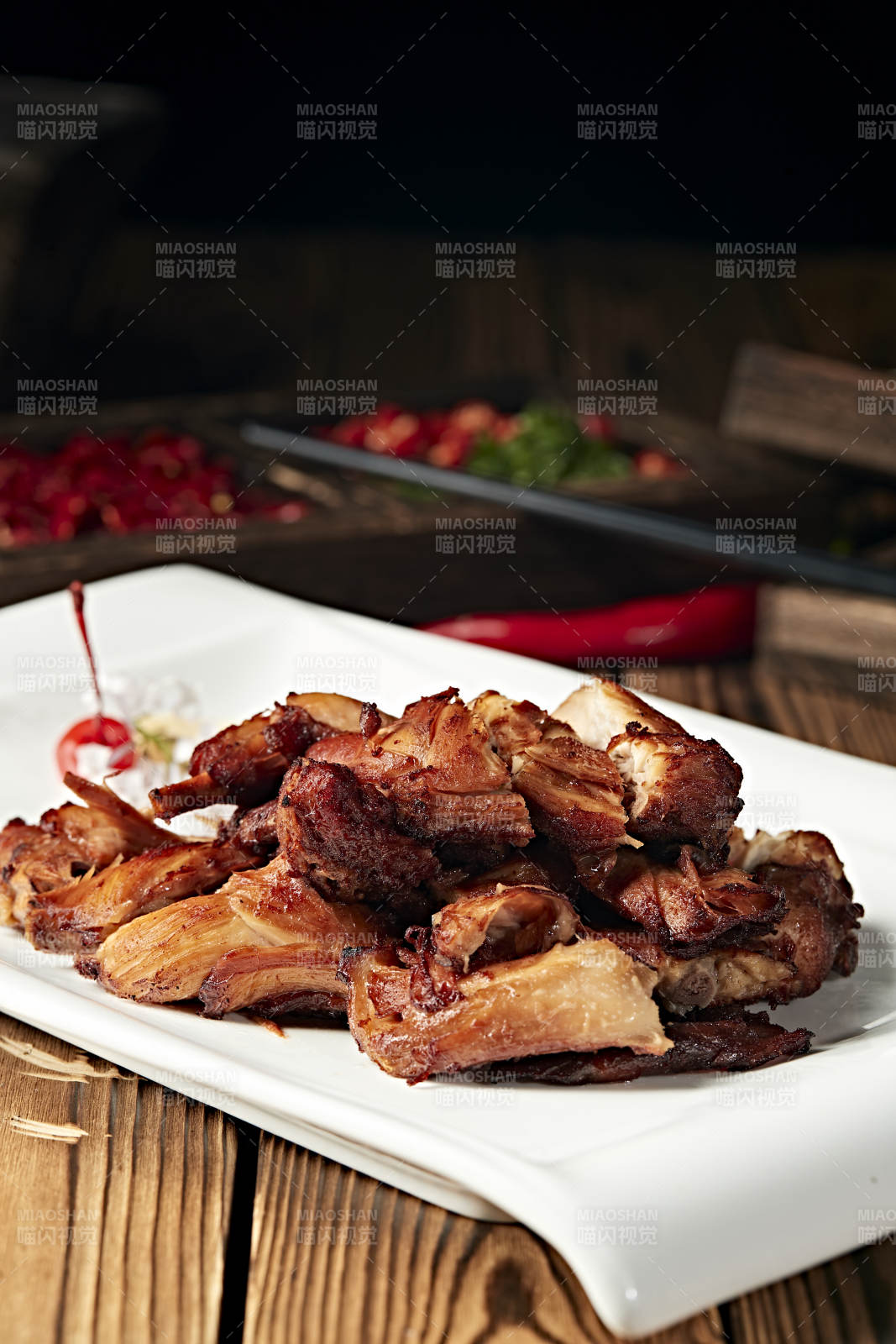 分切香酥炭烤兔图片