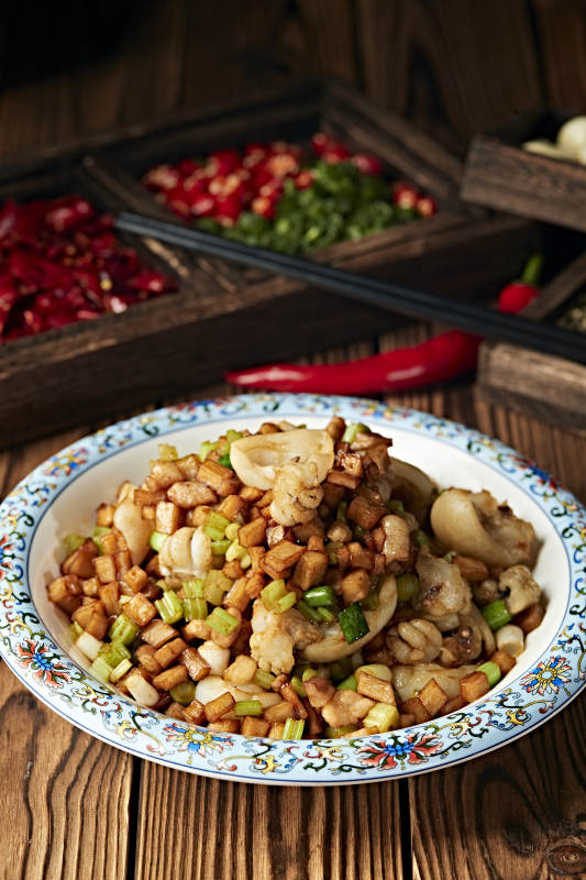 西芹杏鲍菇粒酱爆墨鱼图片