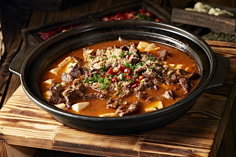 砂锅水煮牛肉内酯豆腐图片