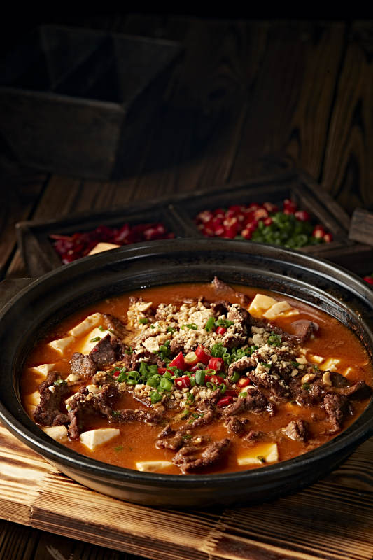 砂锅水煮牛肉内酯豆腐图片